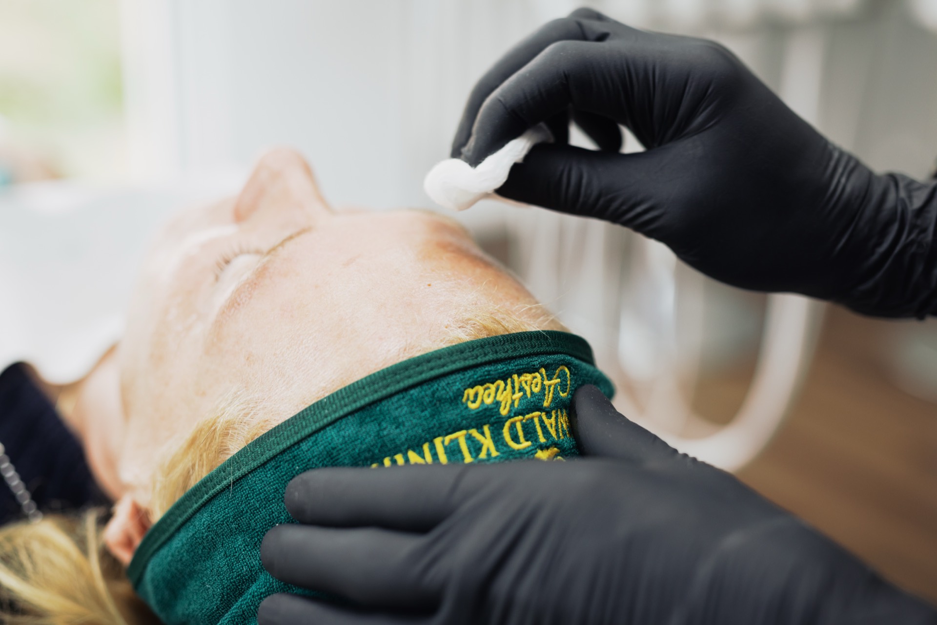 Regenerative Hautbehandlung in der Stadtwald Klinik Aesthea