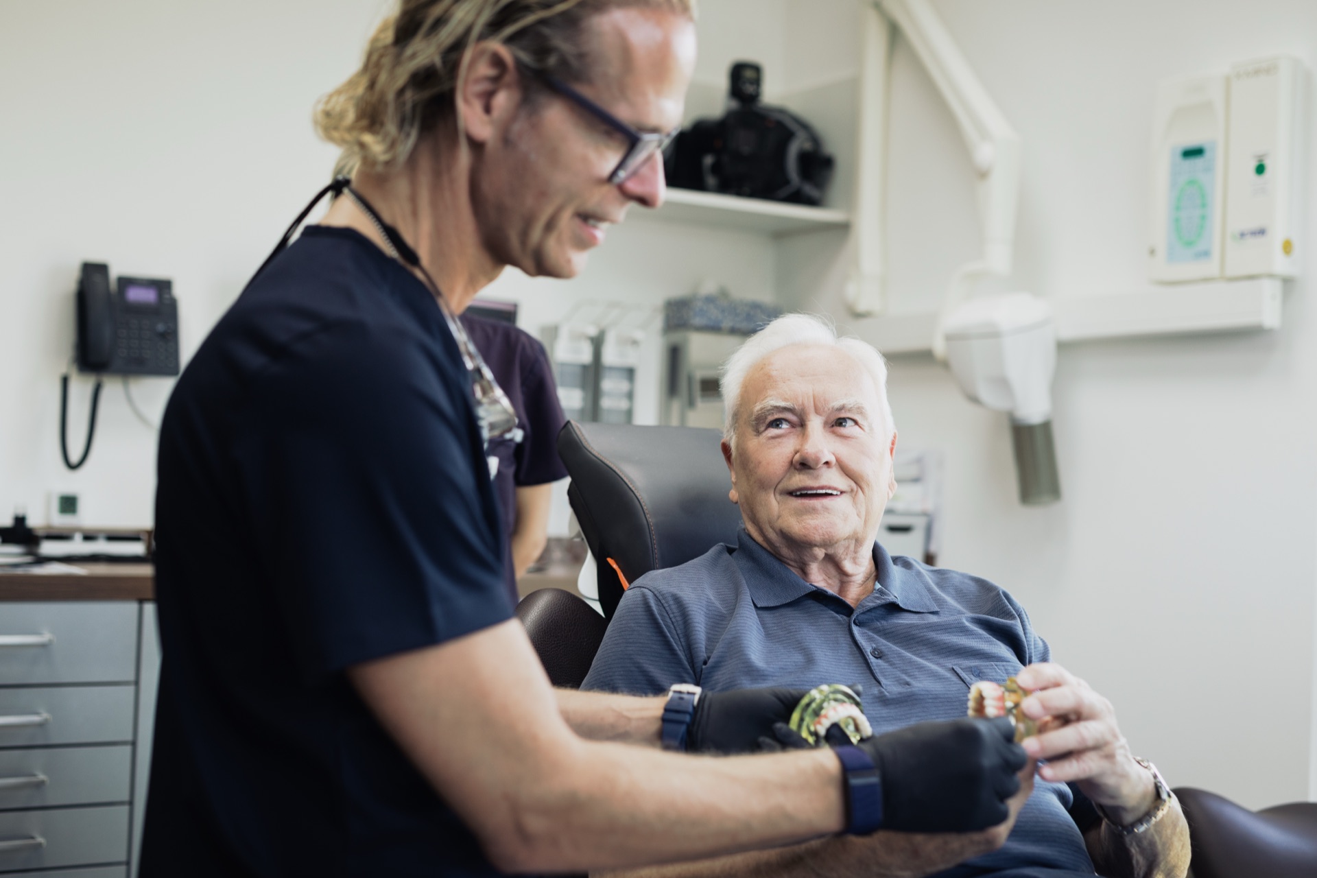 Lächelnder Patient in der Stadtwald Klinik