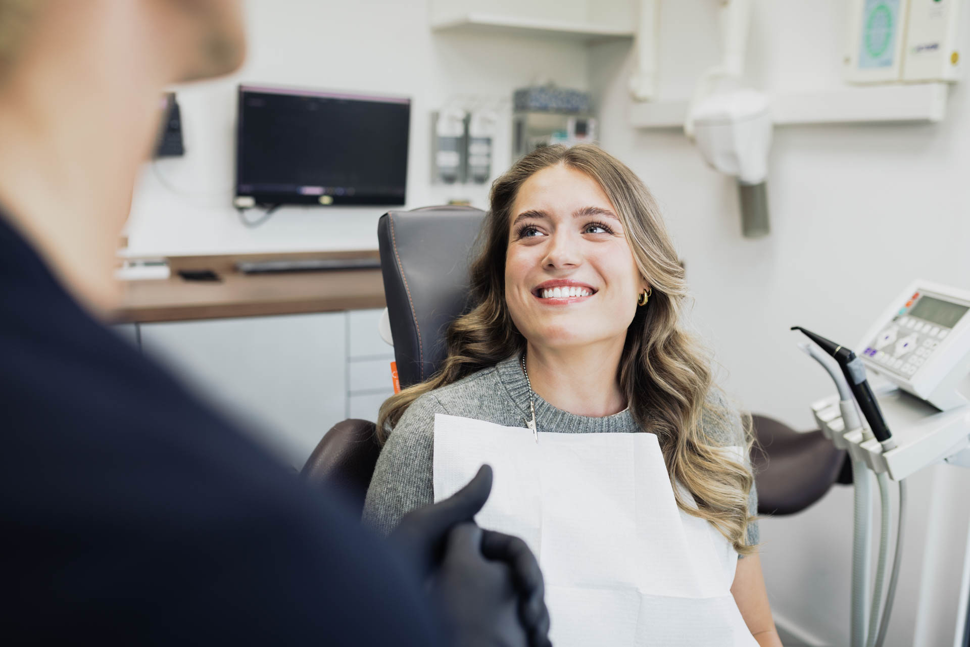 Natürliches Lächeln vor der Gummy-Smile-Korrektur in der Stadtwald Klinik