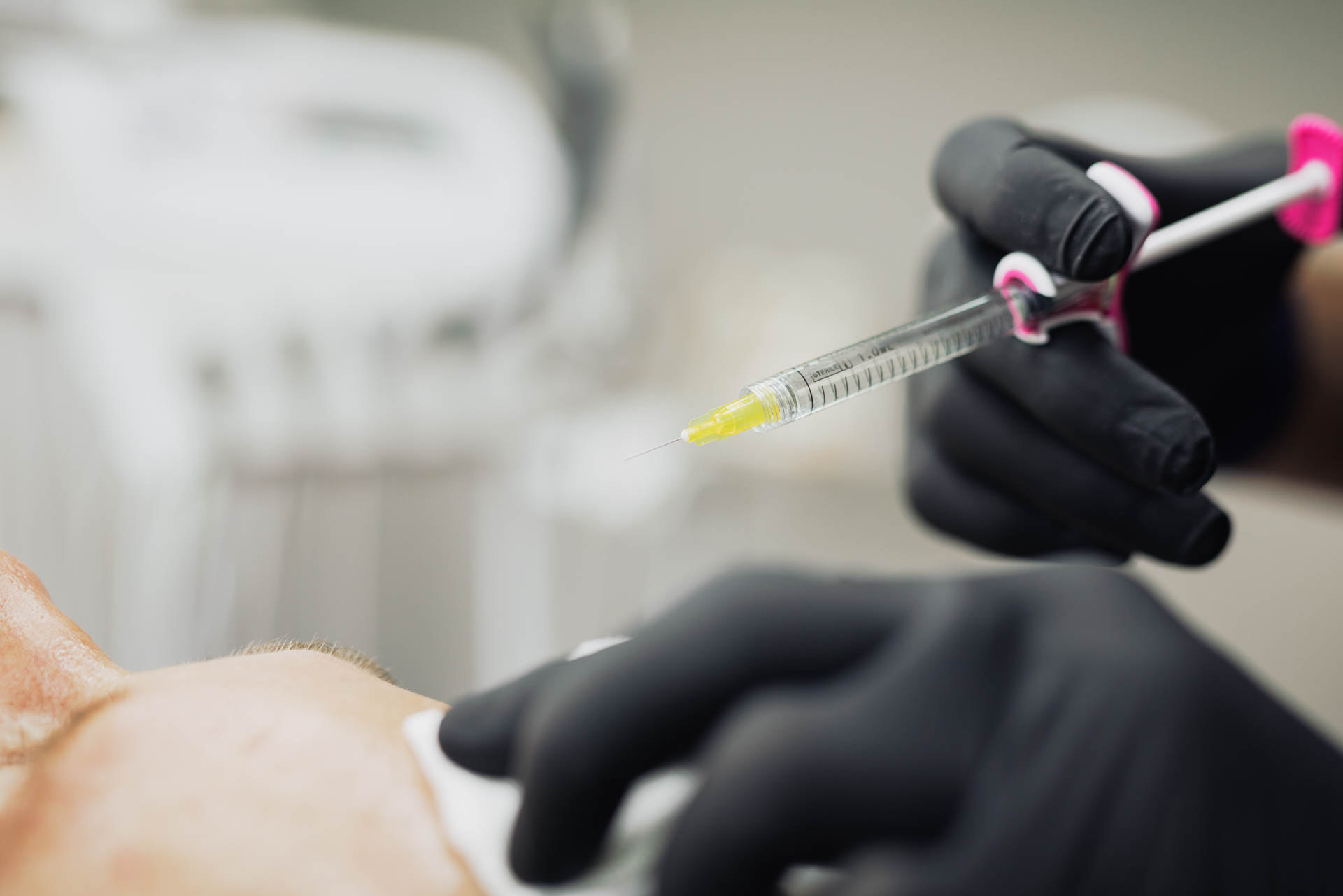 Lokale Betäubung vor der Abszessbehandlung in der Stadtwald Klinik