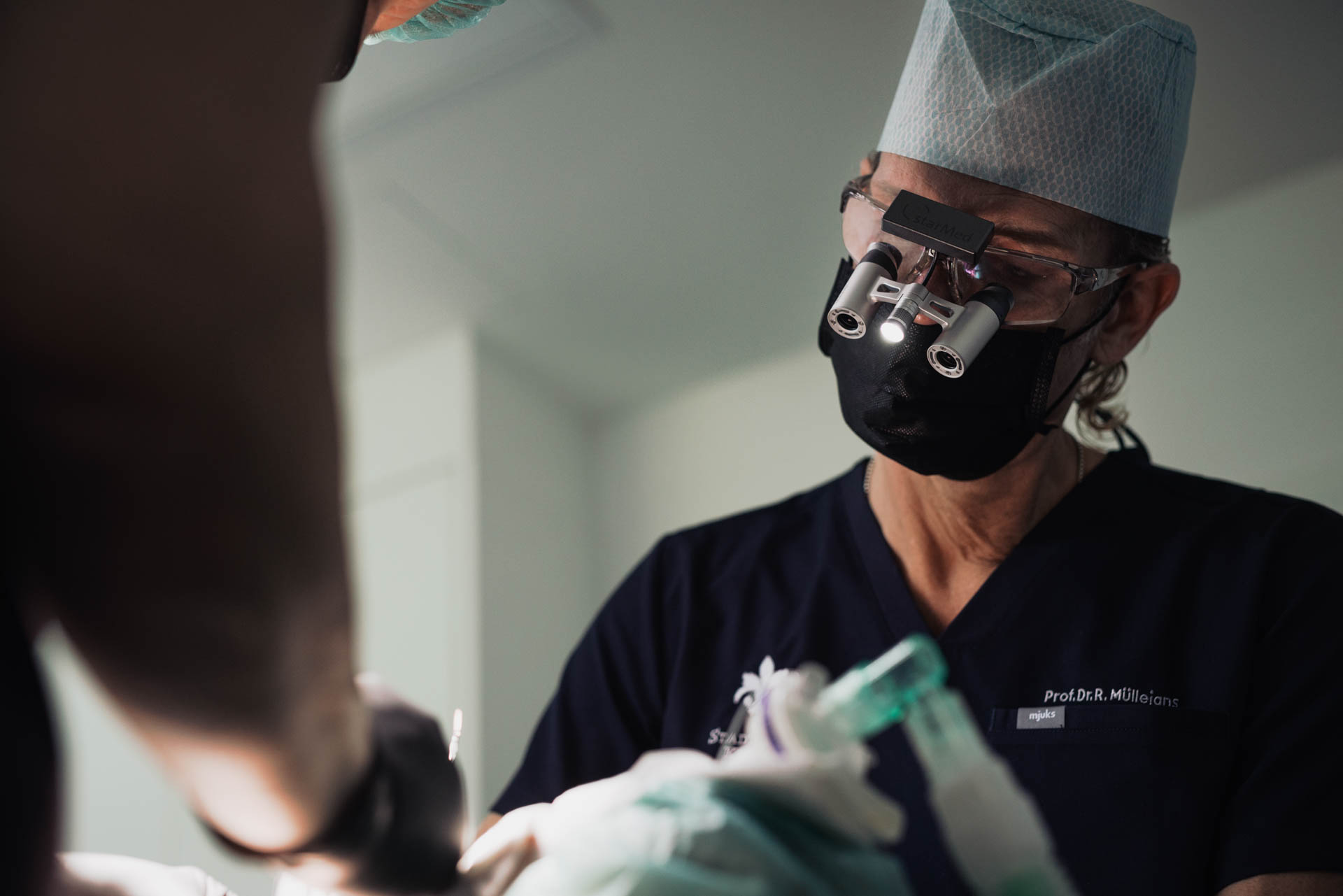 Mikrochirurgische Präzision in der Stadtwald Klinik